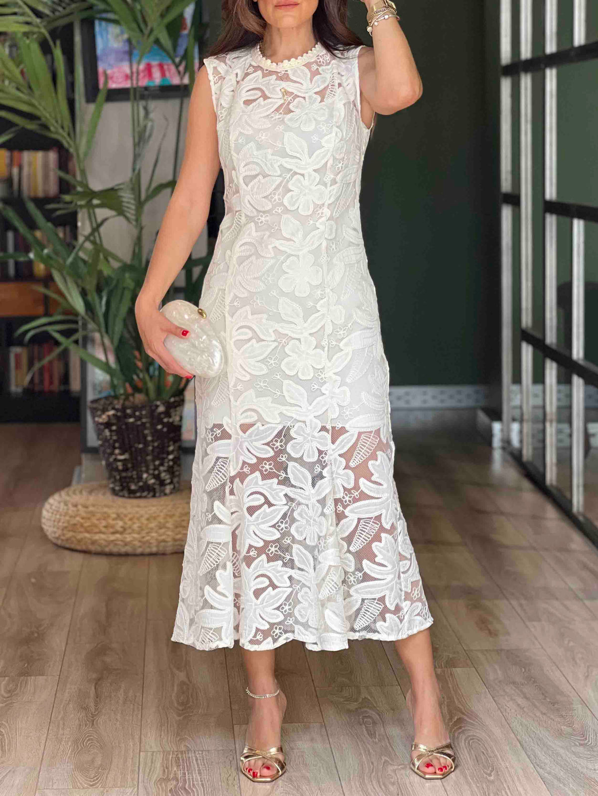 Elegant Sleeveless Lace Cocktail Midi Dress