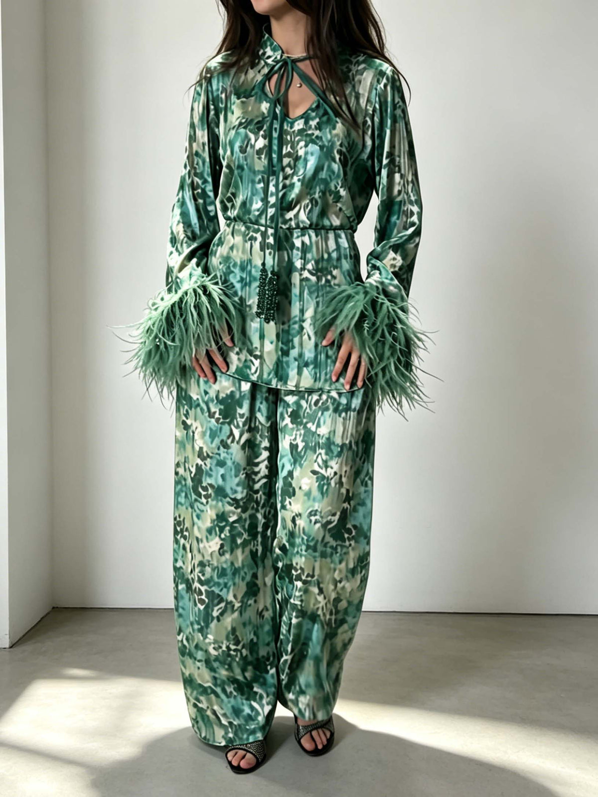 Exquisite Watercolor Print Feather Cuff Tie Shirt