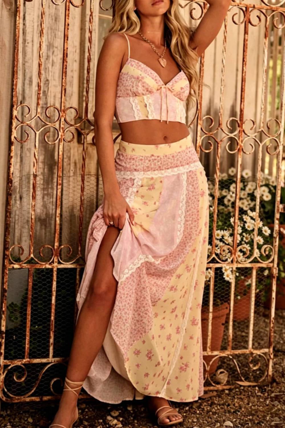 Pastoral Holiday Floral Lace Stitching Strap Top Skirt Set