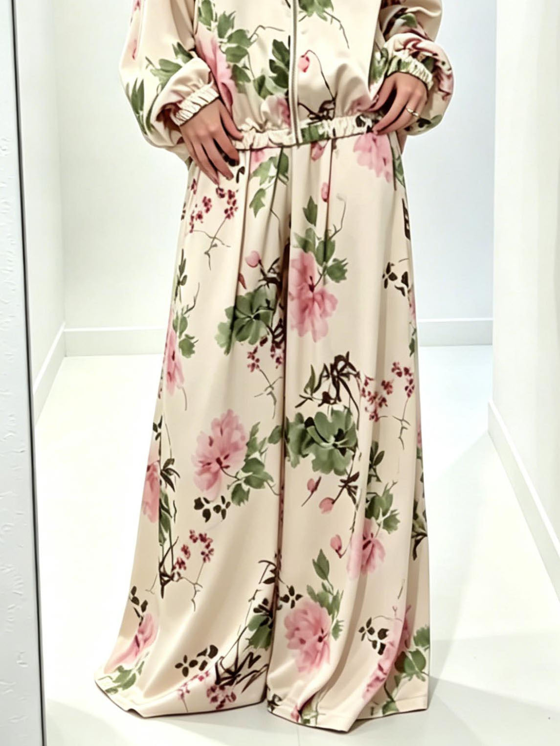 Elegant Floral Satin Zip-Up Jacket & Pants Two-Piece Set