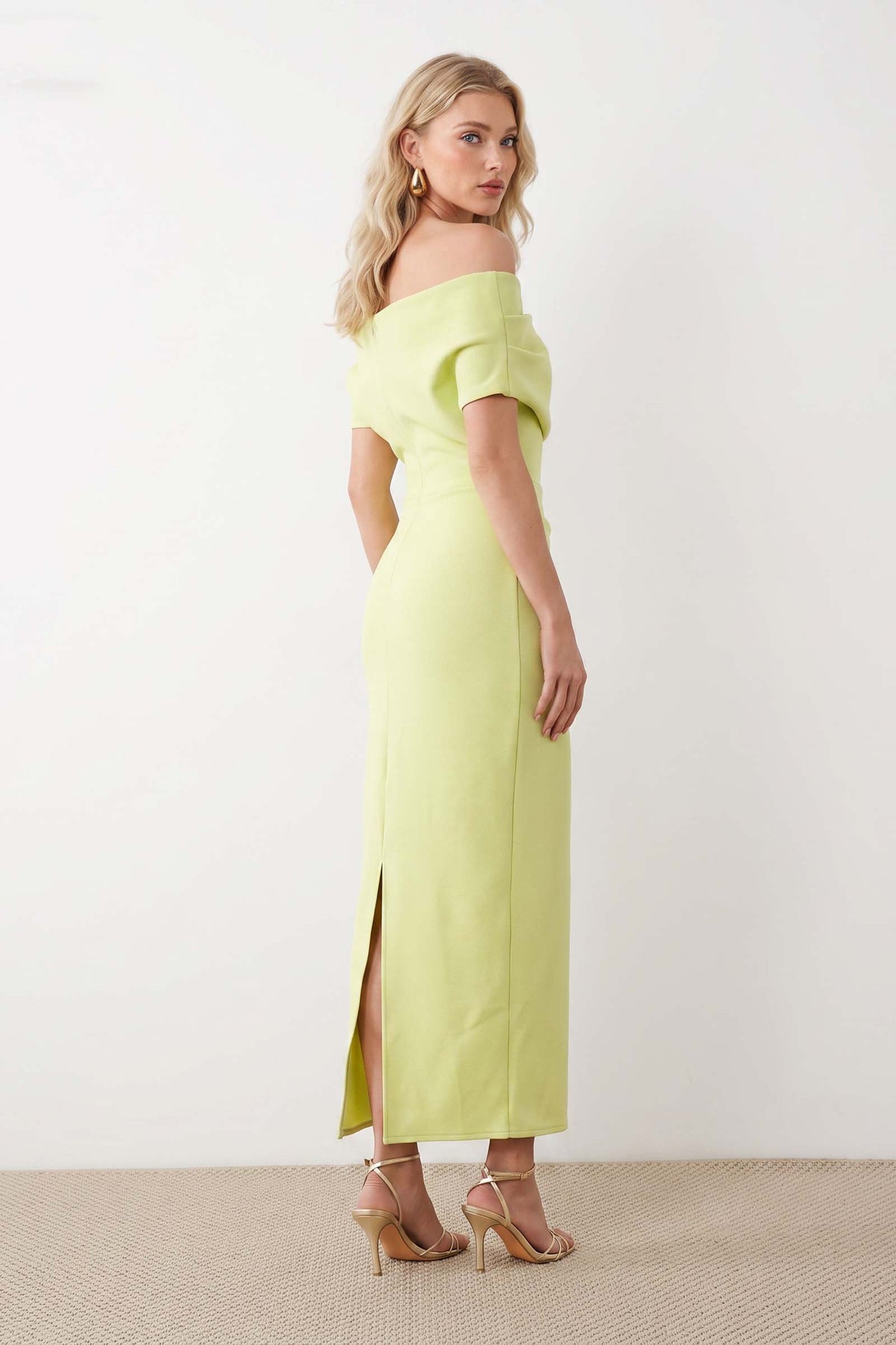 Off-shoulder Pleated Maxi Dress