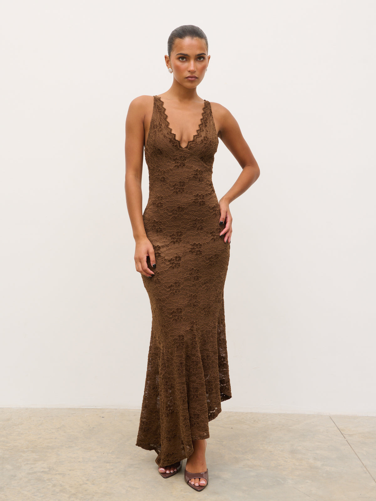 Brown V-neck lace dress