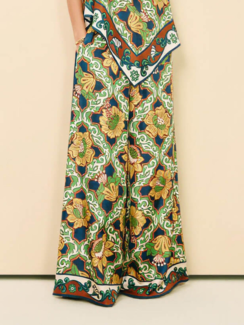 Modern Satin Asymmetric Print Backless Camisole And Pocket Wide-Leg Pants Set