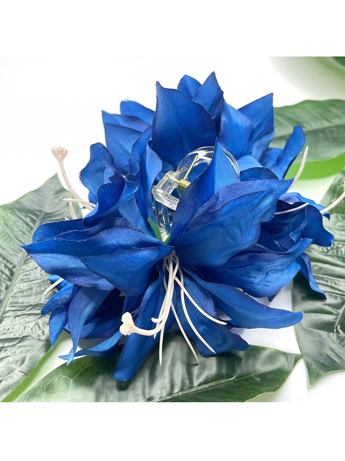 Lily Hair Clip