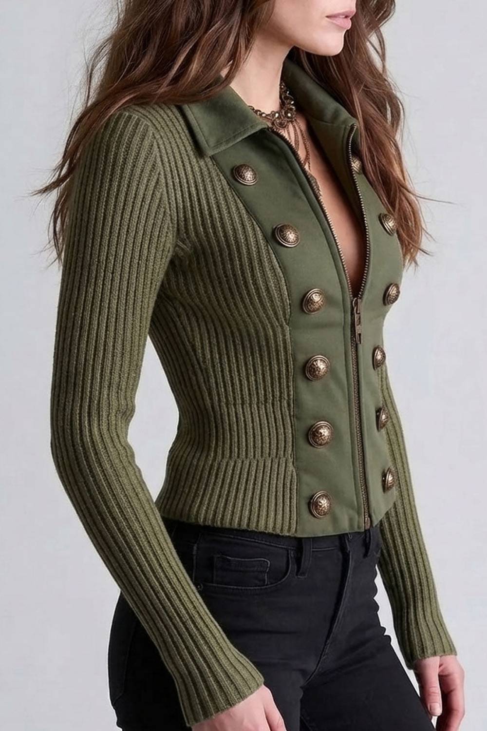 Veste ajustée à col et fermeture éclair sur le devant, avec boutons militaires décoratifs