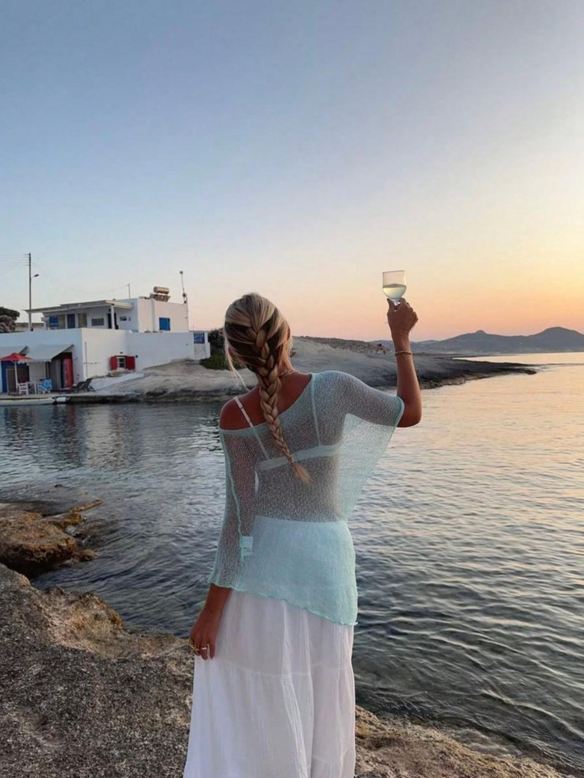 Haut de plage ample à épaules dénudées, en maille et mesh bleu clair, à manches longues pour femme