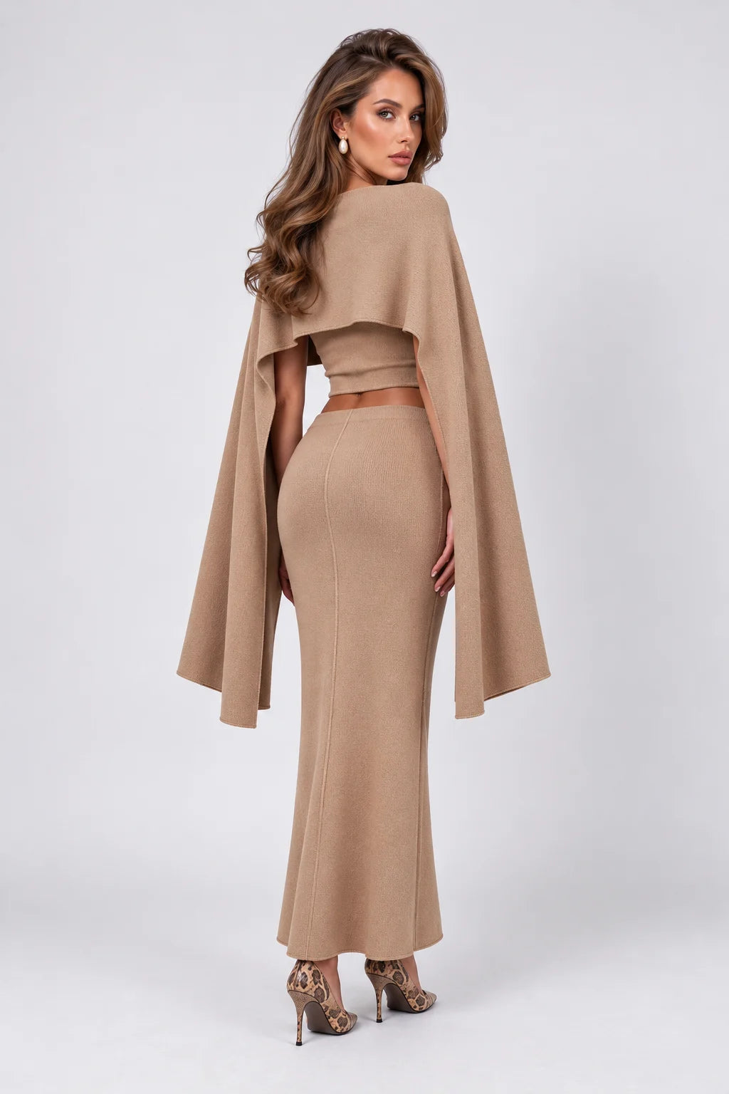 Knitted Capelet Tube Top High Waist Maxi Skirt Three Piece Set [erp-image:d08eb04aa2a186a70dd0b78d]