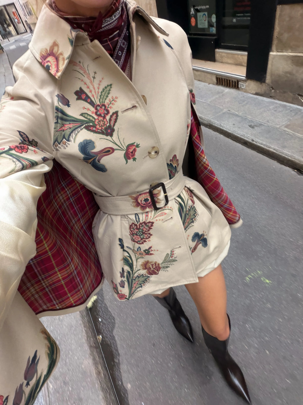 Women Vintage Floral Print Belted Cape Top with Plaid Lining [erp-image:336214b0b9adb9f867a2650f]